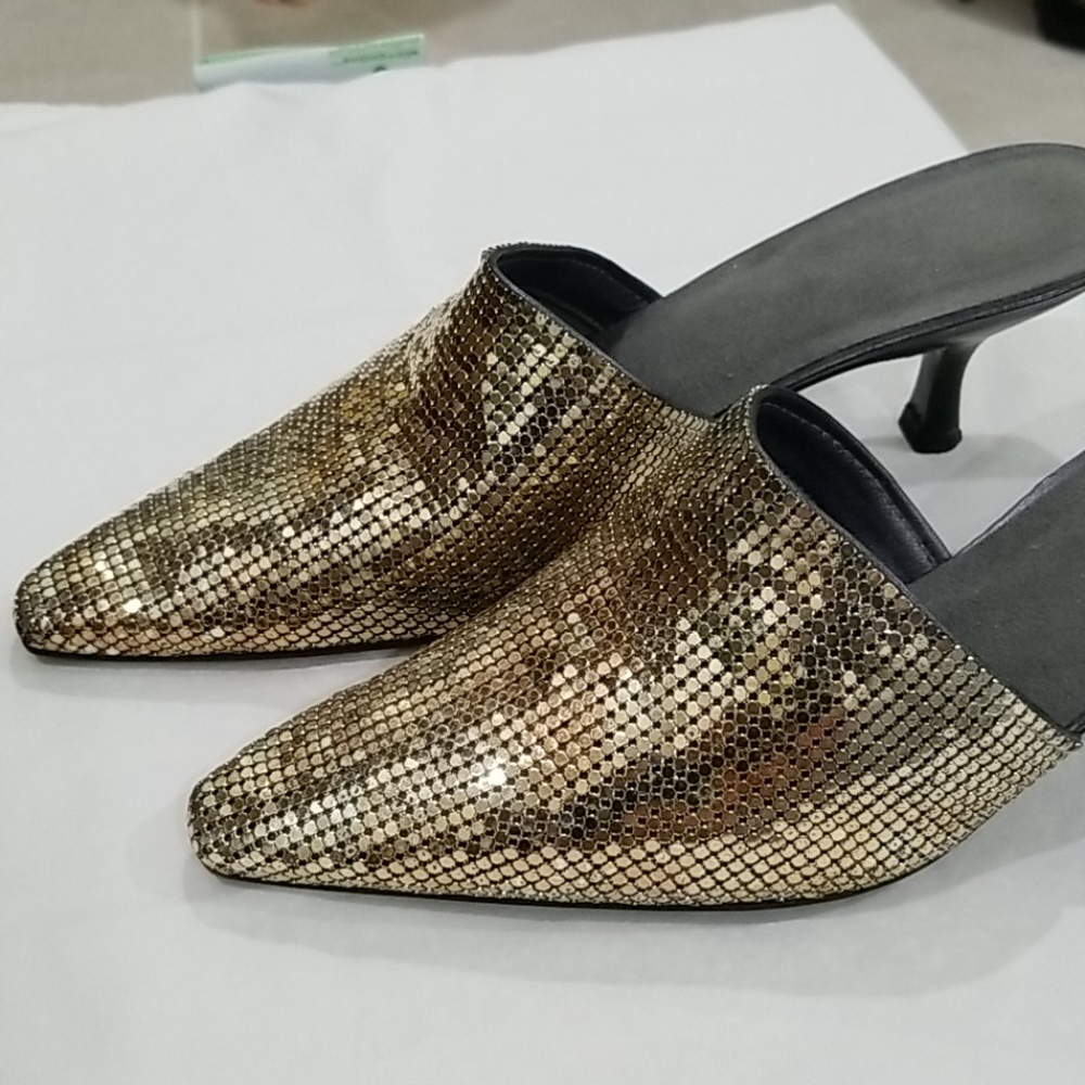 Stuart Weitzman Gold Metal Mesh Kitten Heel 8 - Picture 2 of 3